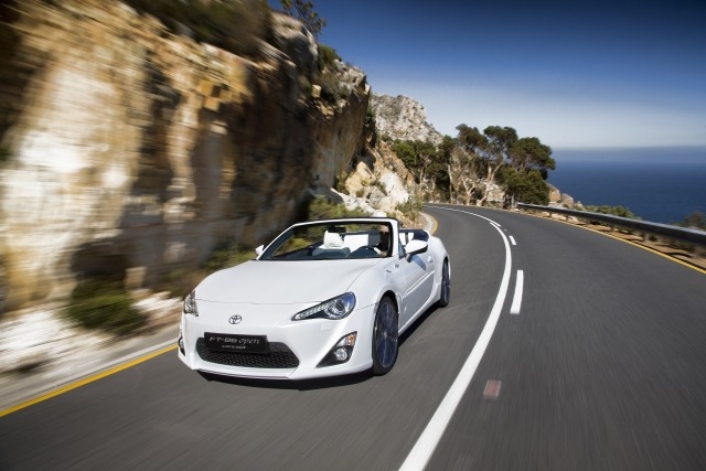 More information about "Geneva Motor Show: Toyota FT-86 Open Concept"
