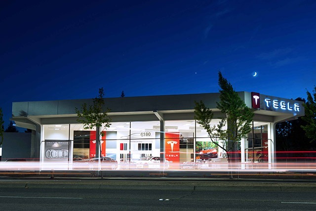 More information about "Tesla Plans Pop-Up Stores For the Summer"