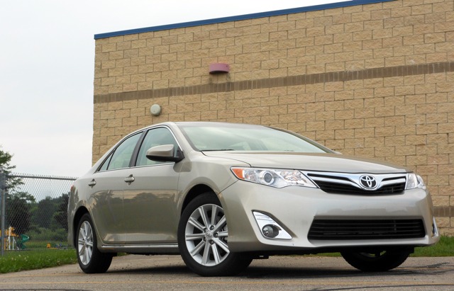 More information about "2013 Toyota Camry XLE"
