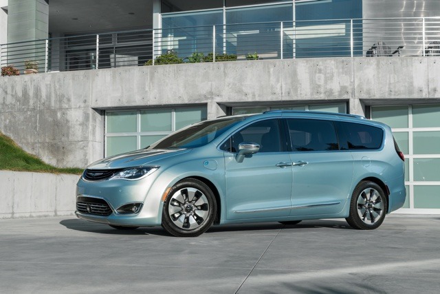 More information about "Rumorpile: FCA and Alphabet Inc. Talk Possible Partnership"
