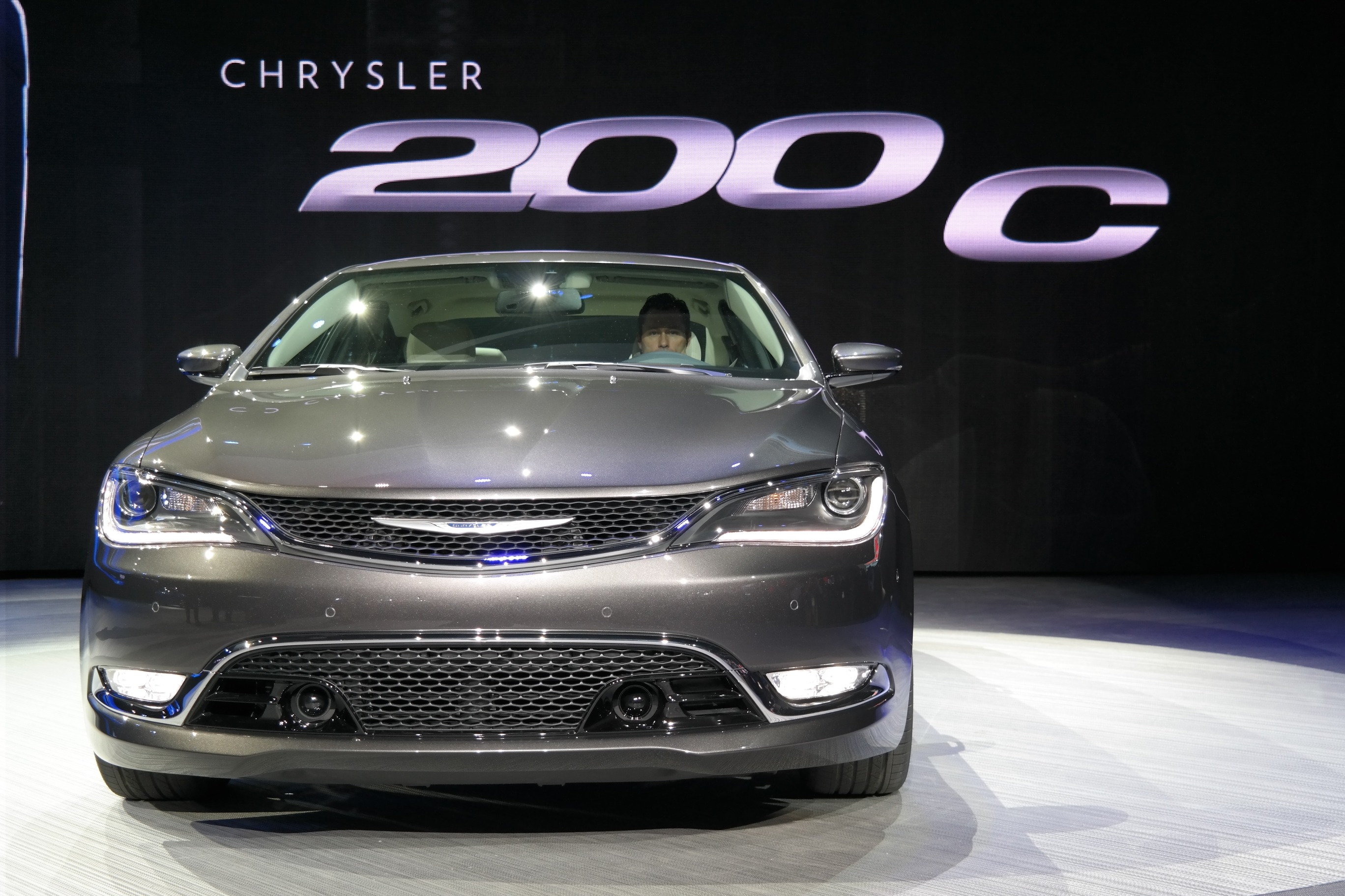 More information about "Chrysler Shows Off The New 200 Sedan"