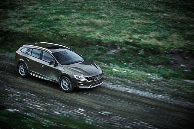 More information about "2014 LA Auto Show: 2015.5 Volvo V60 Cross Country"