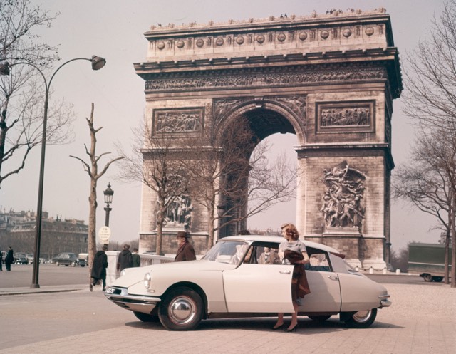 More information about "City of Paris Will Ban Vehicles from the Champs-Élysées Once A Month"
