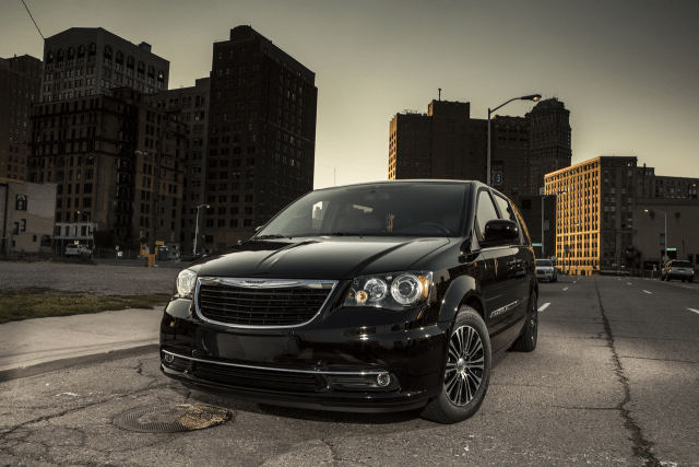 More information about "L.A. Auto Show: 2013 Chrysler Town & Country S"
