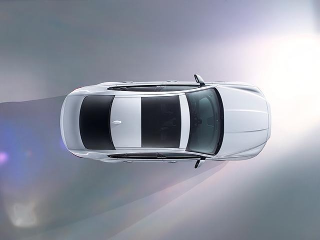 More information about "New York Auto Show: Jaguar Previews the Next XF"