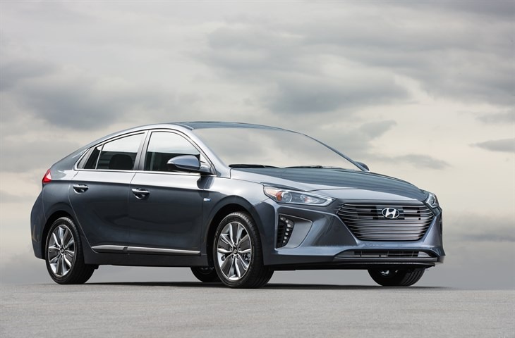 More information about "New York Auto Show: 2017 Hyundai Ioniq"