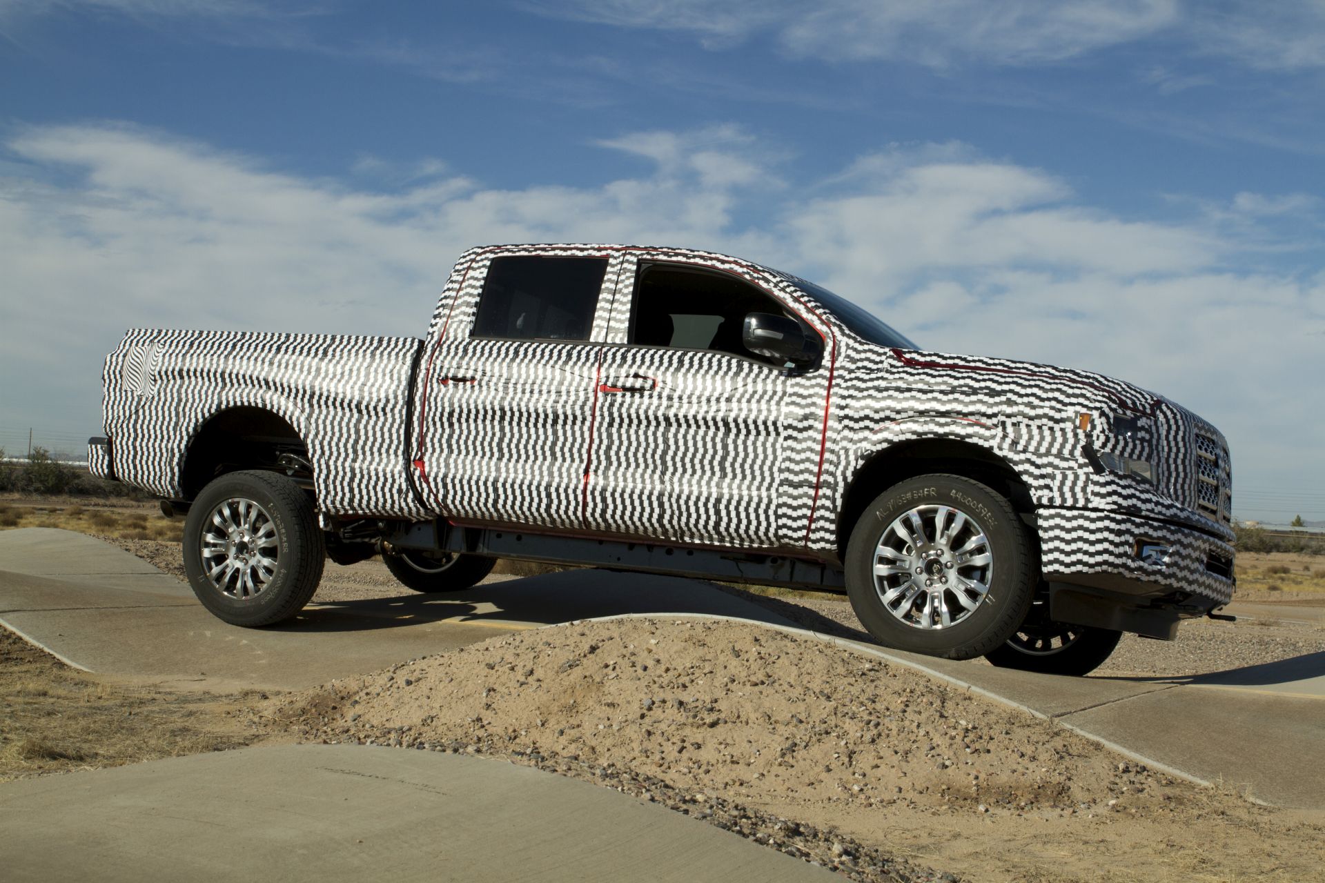 More information about "Detroit Auto Show Teaser: 2016 Nissan Titan"