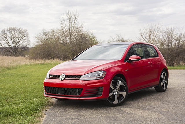 More information about "Review: 2015 Volkswagen GTI SE 2-Door"