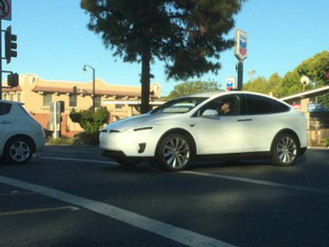 More information about "Tesla Model X Spotted by California Photographer"