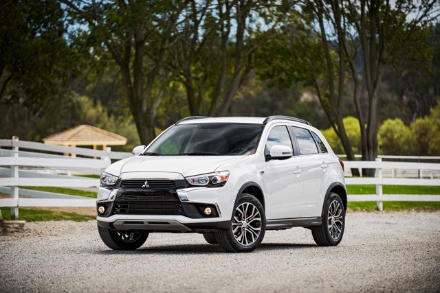 More information about "LA Auto Show: 2016 Mitsubishi Outlander Sport"