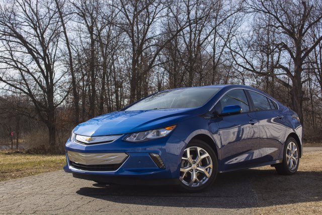 More information about "Review: 2016 Chevrolet Volt Premier"