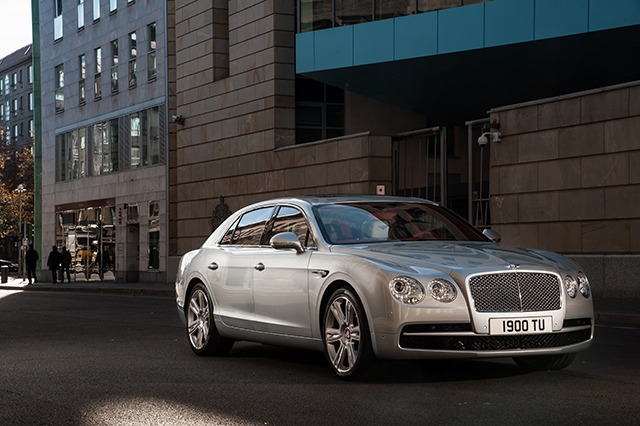 More information about "Bentley's Designers Calls Out Lincoln Continental's Design"