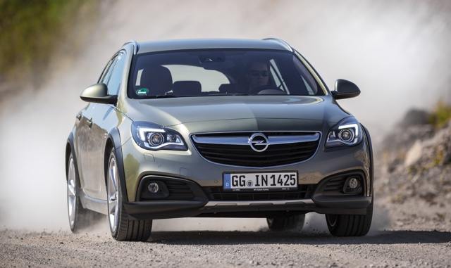 More information about "Spying: Opel/Vauxhall Insignia Sports Tourer Says Hello"
