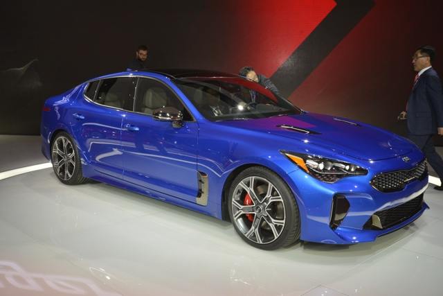 More information about "Kia Stinger Could Boast Hybrid and Electric Powertrains"