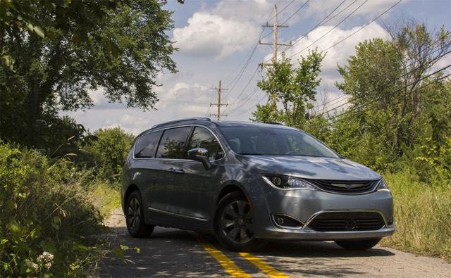 More information about "Quick Drive: 2017 Chrysler Pacifica Hybrid"