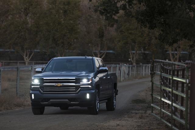 More information about "Spying: The Inside (and Outside) Story of the 2019 Chevrolet Silverado"