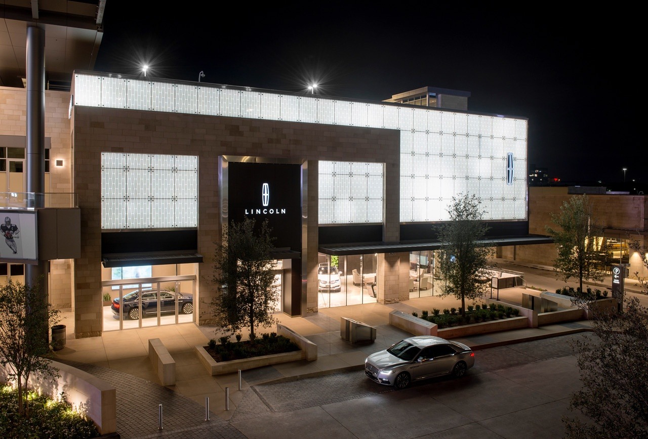 More information about "Lincoln Wants More Standalone Dealers"