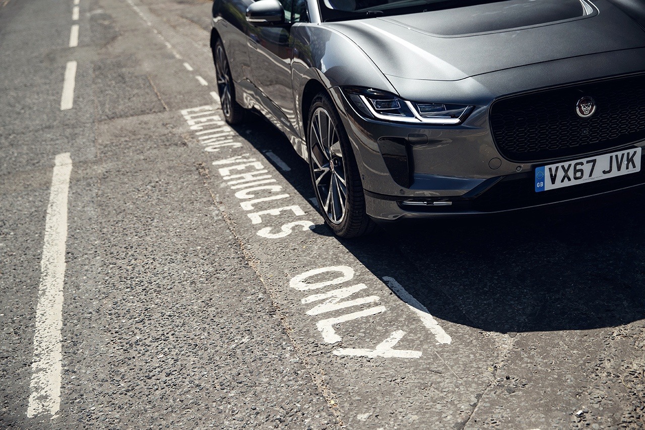 More information about "Rumorpile: Jaguar Considers Going Fully Electric"