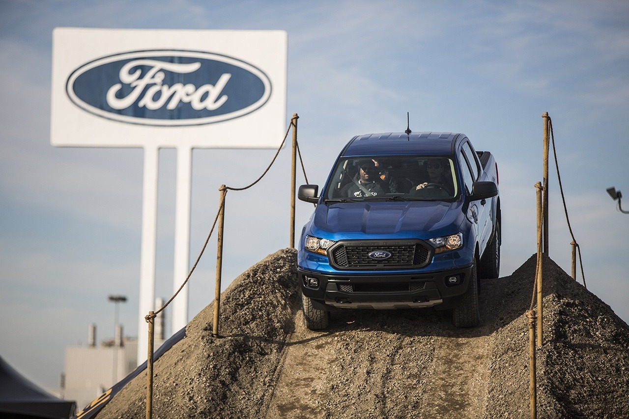 More information about "Volkswagen's CEO Says A Badge-Engineered Version of the Ranger Could Happen"