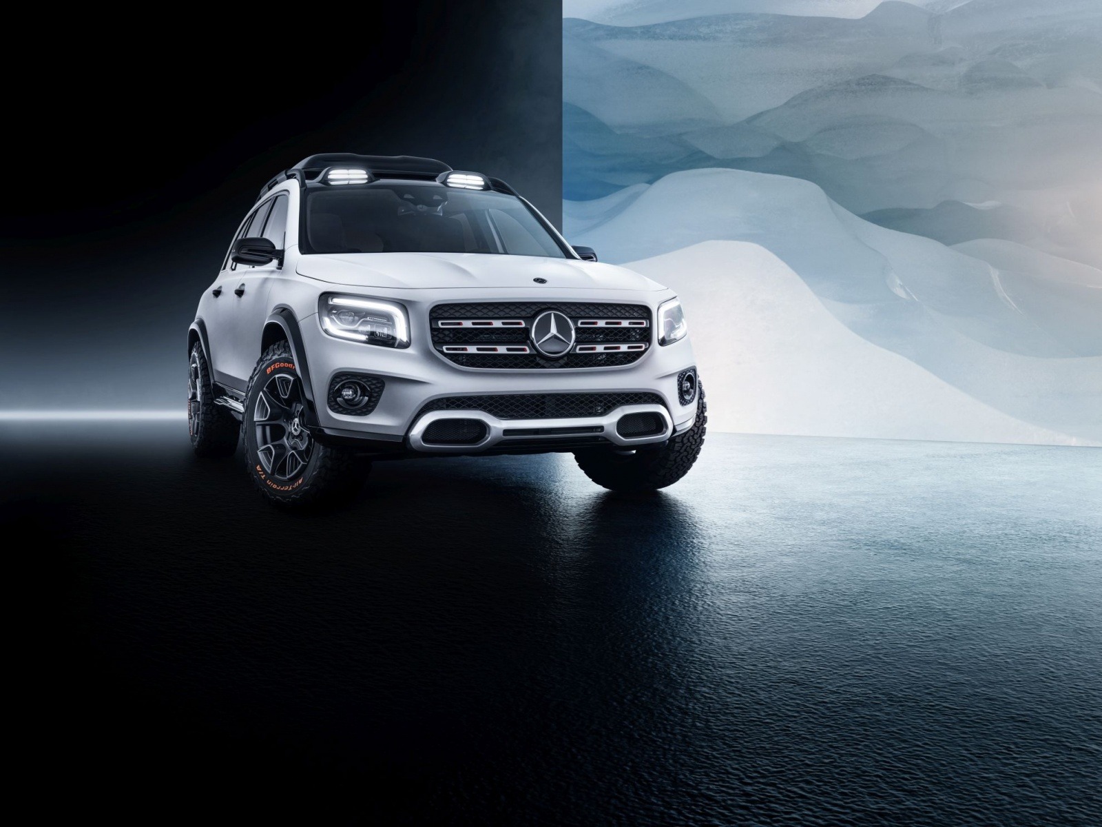 More information about "Mercedes Unveils the GLB Concept"