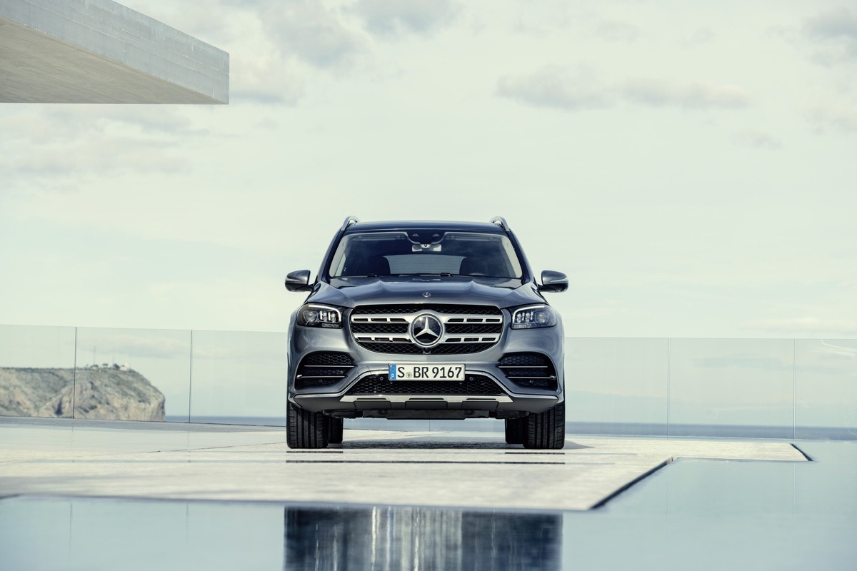 More information about "Mercedes Shows the 2020 Mercedes Benz GLS in New York"