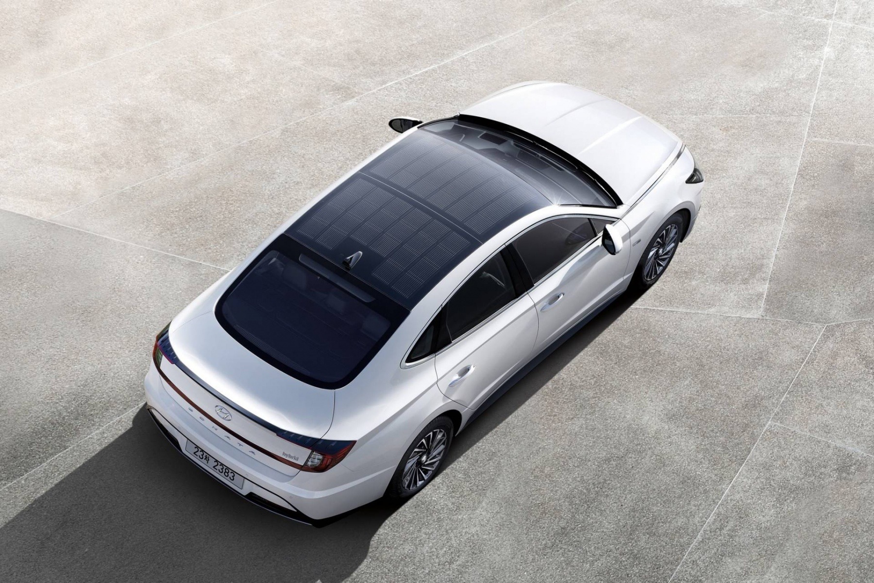 More information about "Hyundai Sonata Hybrid Revealed with Solar Roof"