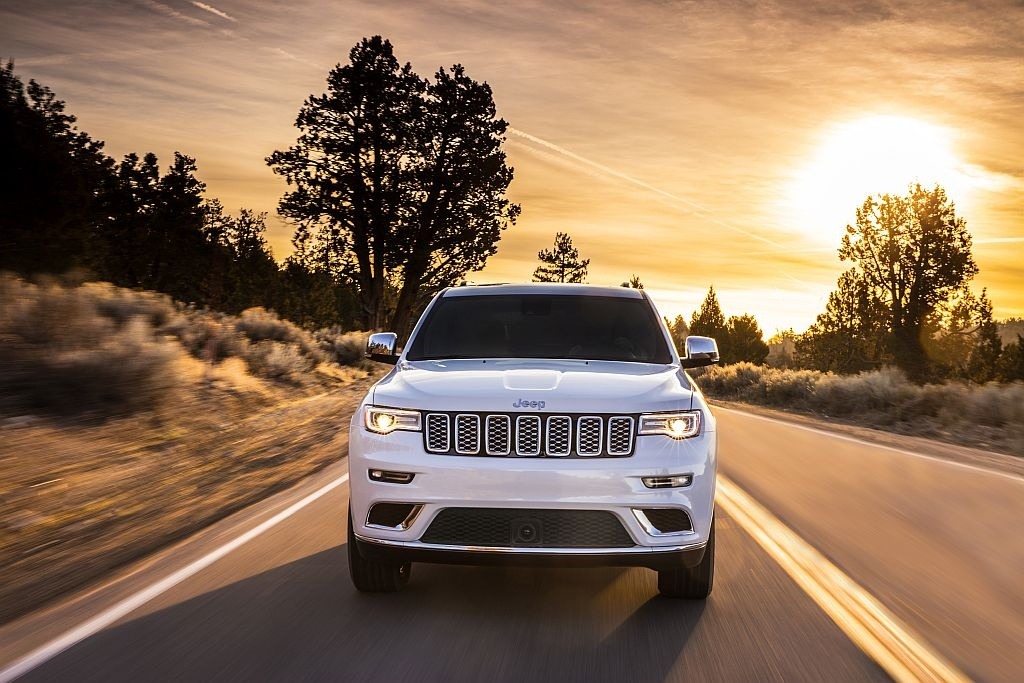 More information about "2021 Jeep Grand Cherokee Interior Leaks Out"