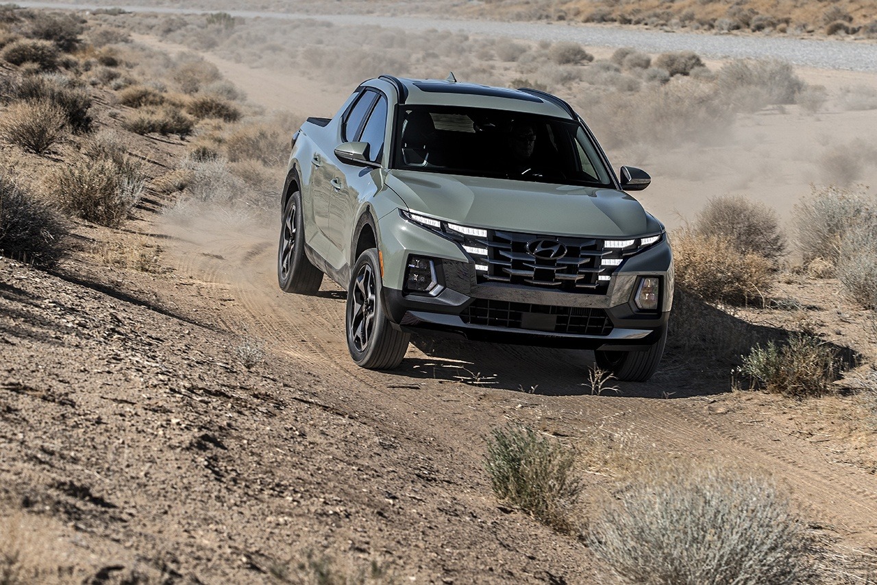 More information about "2022 Hyundai Santa Cruz Is A Step Smaller Than A Midsize Truck"