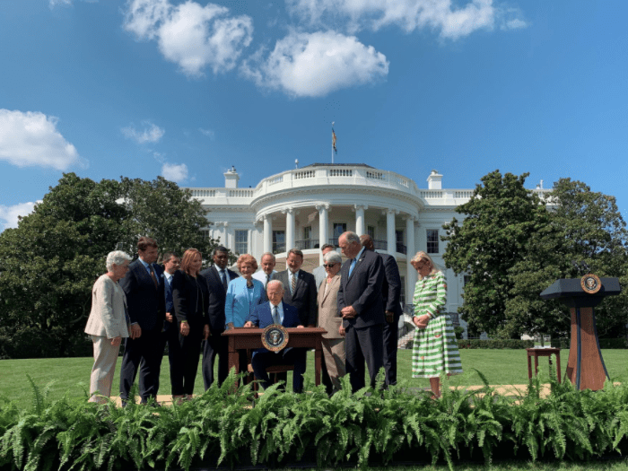 More information about "50% EV Goal by 2030 in USA Backed by Auto Industry"