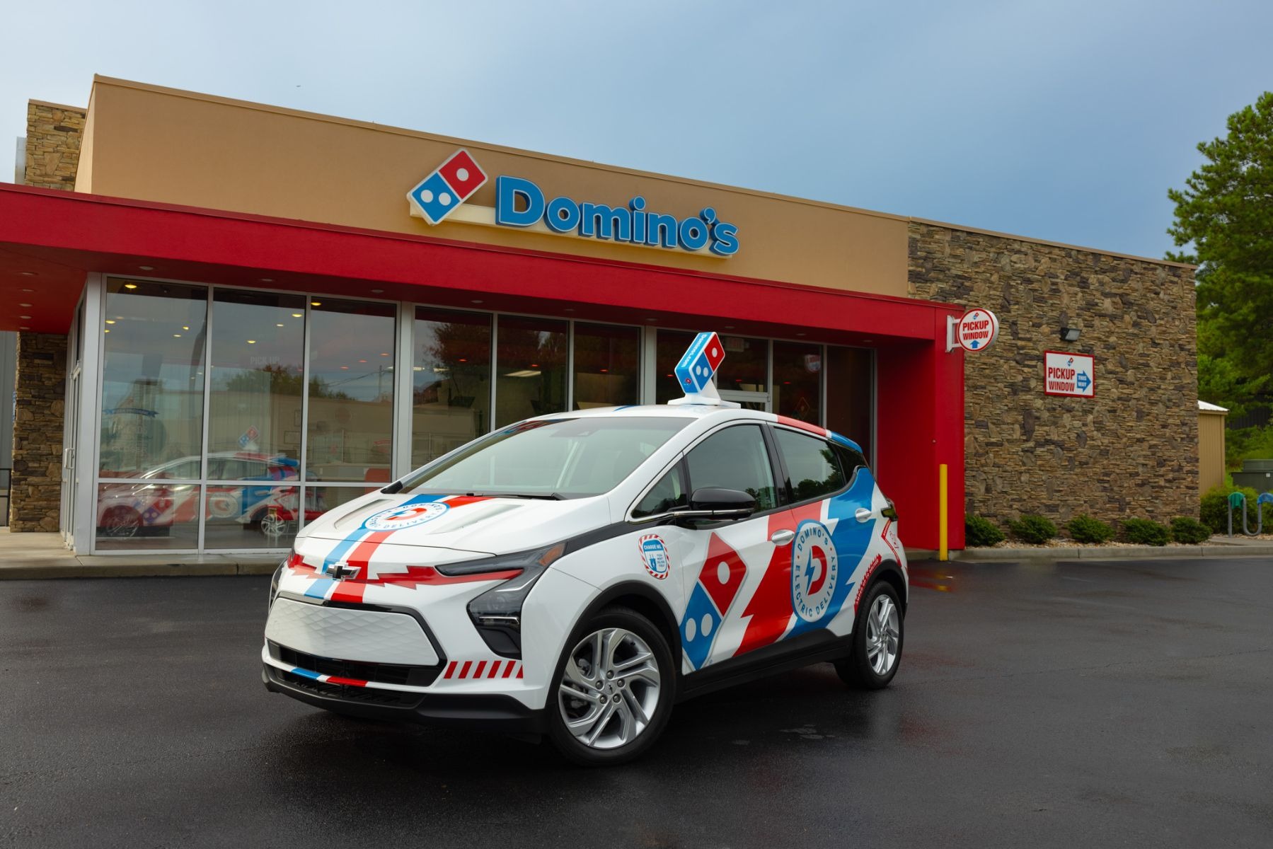 More information about "800 Strong, Domino's to Roll Out Nationwide Fleet of BOLT EVs"