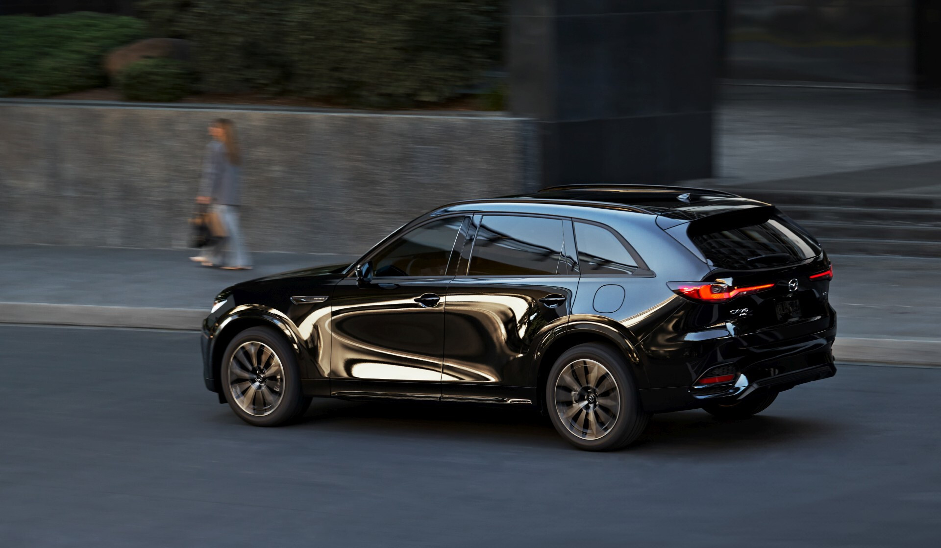 More information about "2025 Mazda CX-70 Revealed"