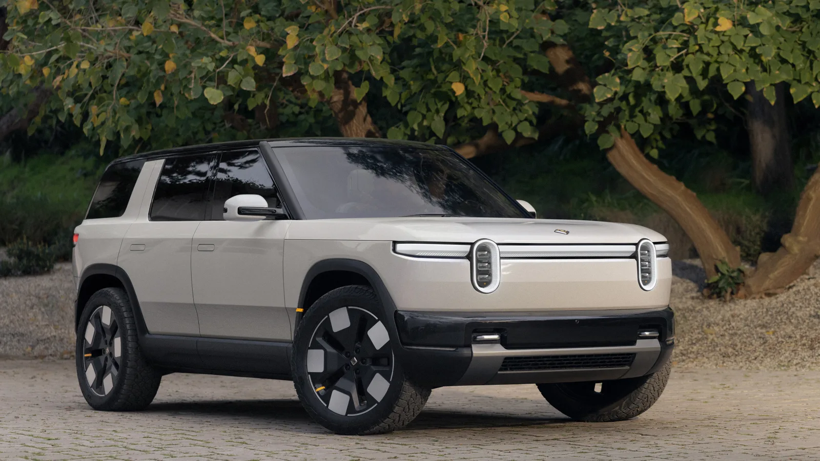 More information about "Rivian Reveals the Smaller R2 To Widen Their Reach"