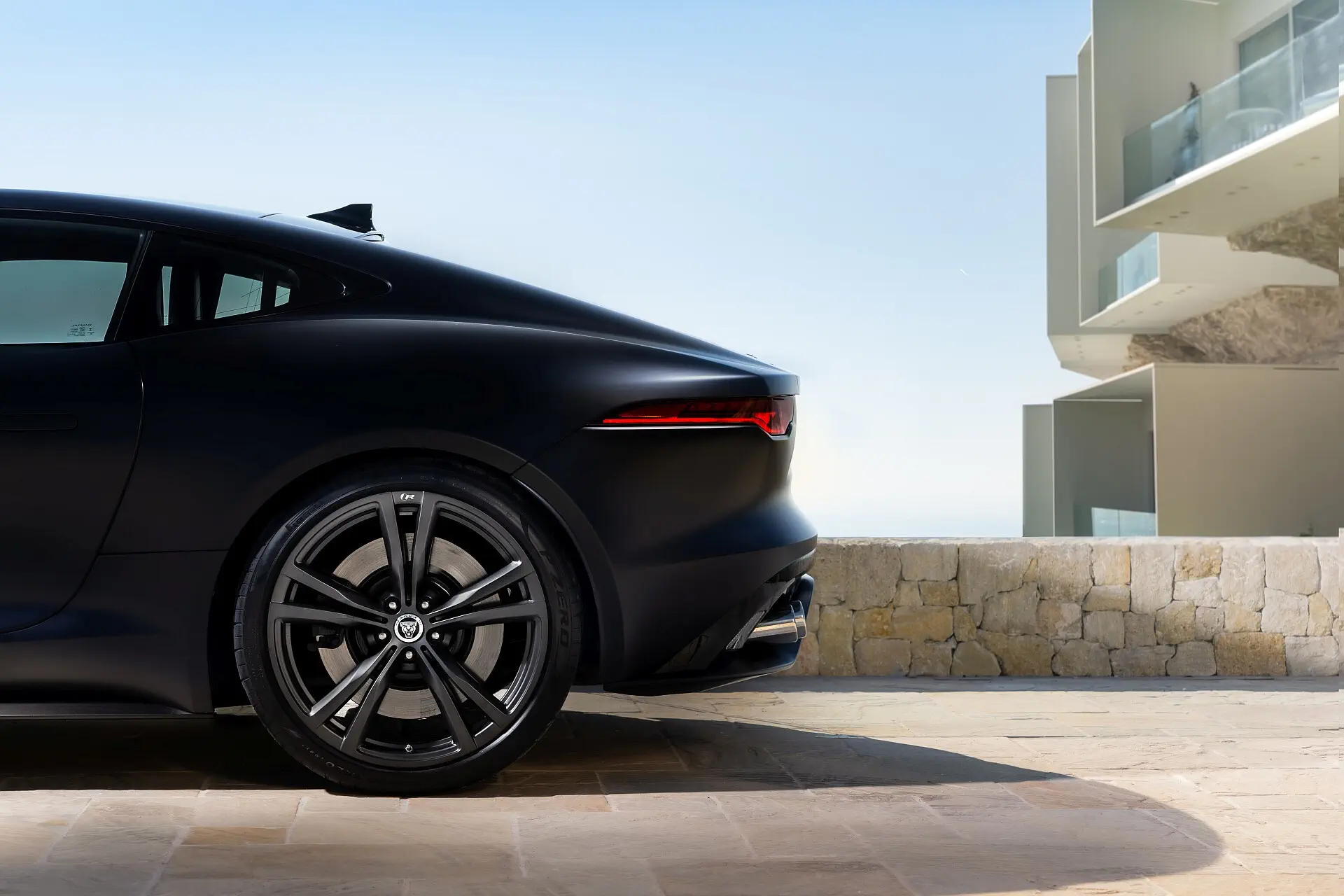 More information about "Jaguar Hastens Internal Combustion's Demise by Killing all Gas Cars This Year"
